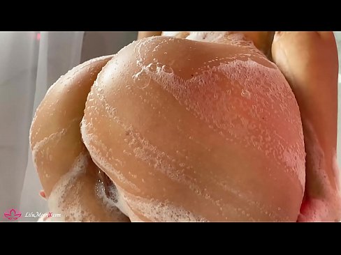 ❤️ Brunette pussy bibragailuarekin masturbatzen du dutxan orgasmo bizia lortzeko ️❌ Sluts gugan